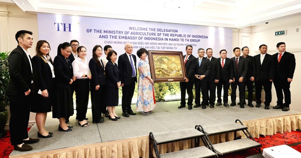 MENTAN AMRAN AJAK VIETNAM BERINVESTASI DI&nbsp;INDONESIA